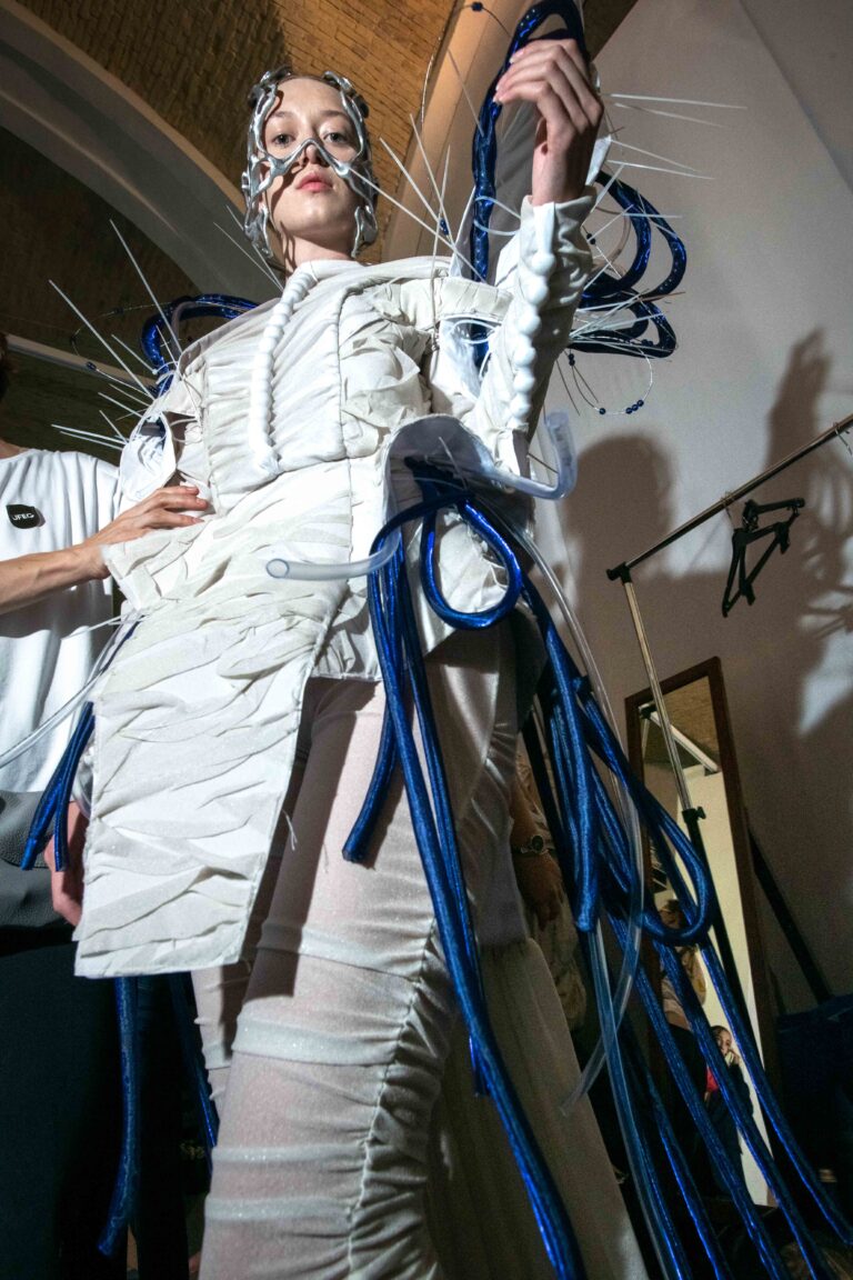 Дизайнер: Yana Danyuk
| Photo: Jude P
